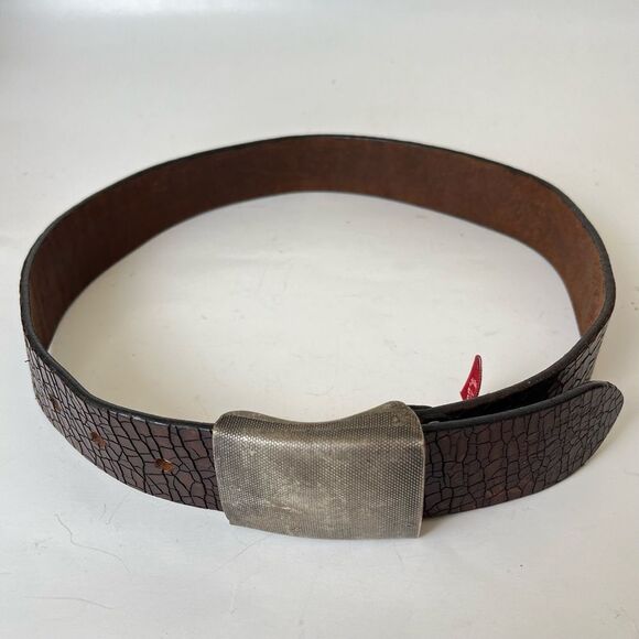 Tobacco Road Crackled Leather Belt Small Statement Buckle Shovelle USA 27 to 31 - Picture 4 of 10